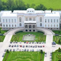 Schloss Kleßheim in Wals-Siezenheim aus der Vogelperspektive